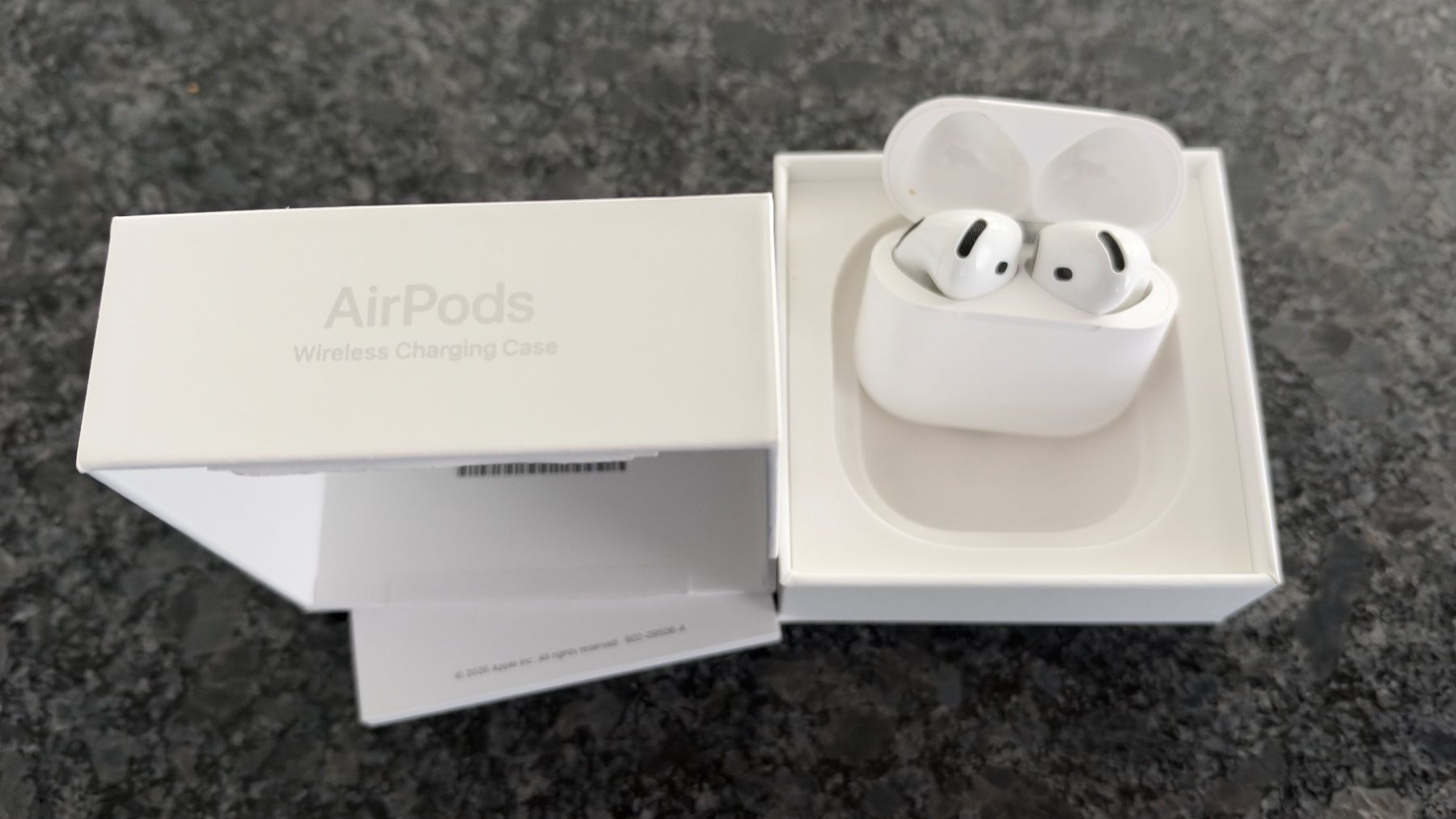 Apple Kopfhörer: Apple AirPods 5 with Wireless Charging Case – Gebraucht aus Eschenbach SG von Bueechi 1