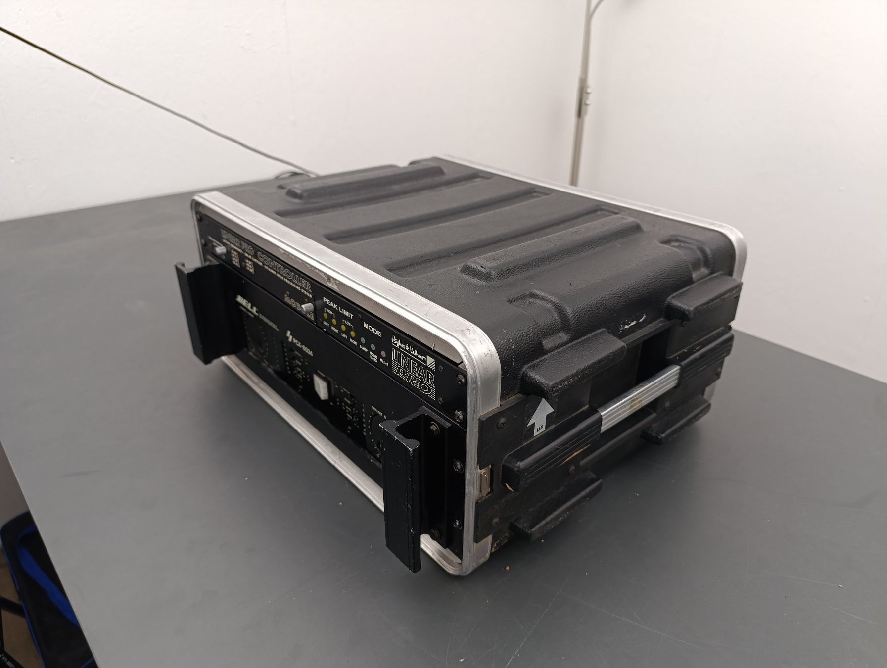 Bell Amplificatori: BELL PCX-8024 Amplificateur + Linear Pro Controller – Difettoso da Thielle venduto da Plusvalue_Neuchatel 2