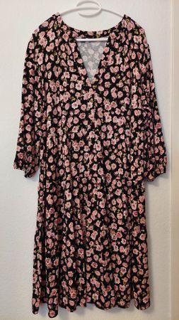 Wunderschönes Kleid Gr. 46 / XL / XXL mit rosa Rosen