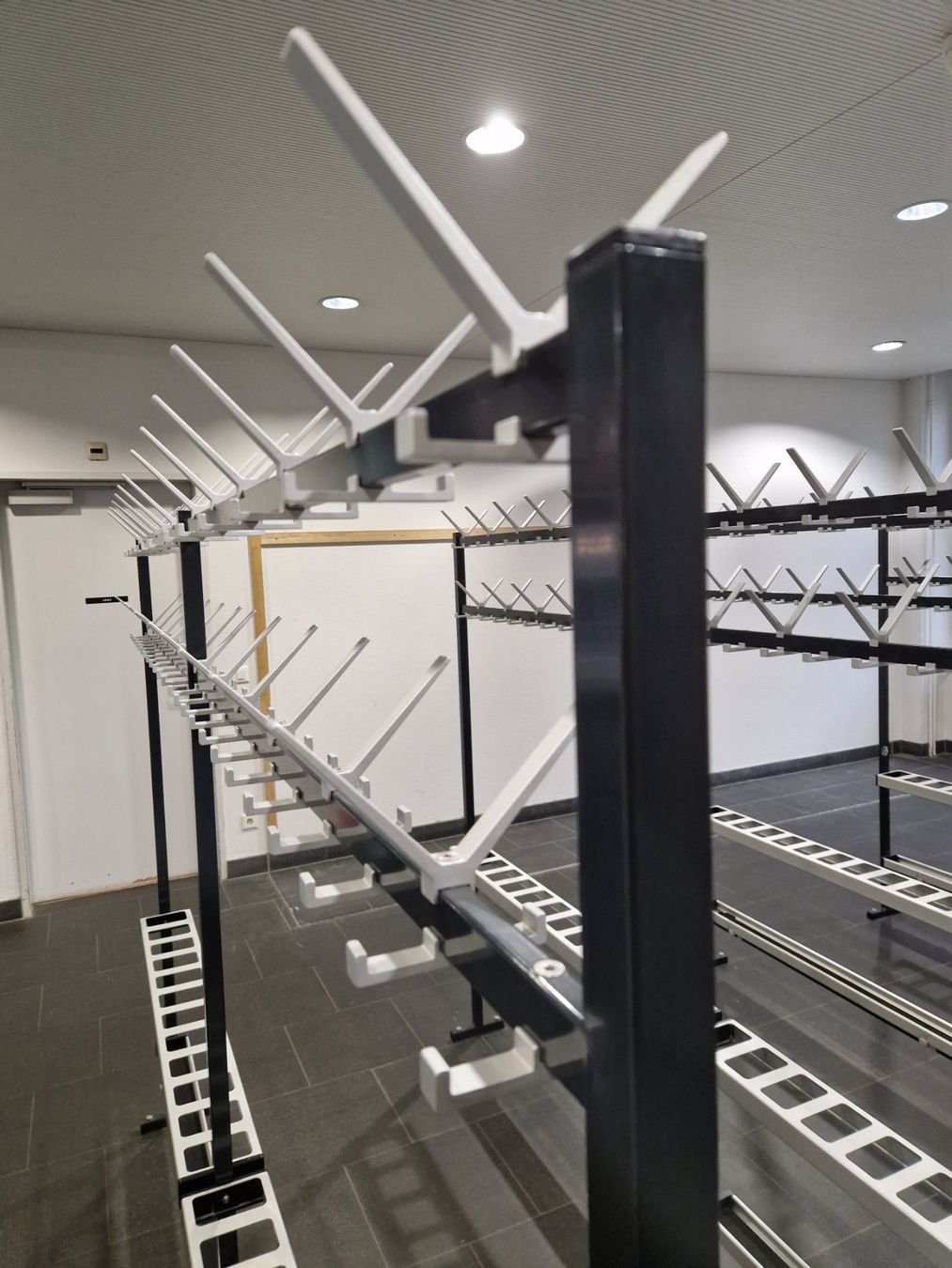 Guardaroba: Garderobe – Usato da Zuzwil BE venduto da Hegeshalom 1