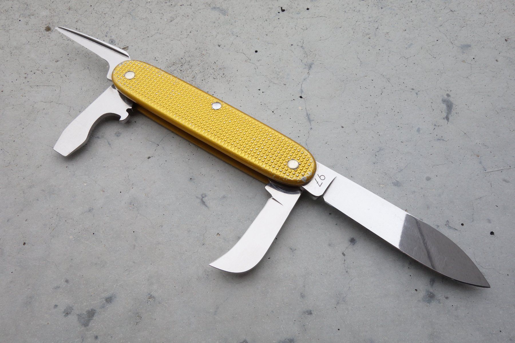 Victorinox Taschenmesser: Victorinox Alox Old Cross Sackmesser 97 – Gebraucht aus St. Gallen von 8201 1