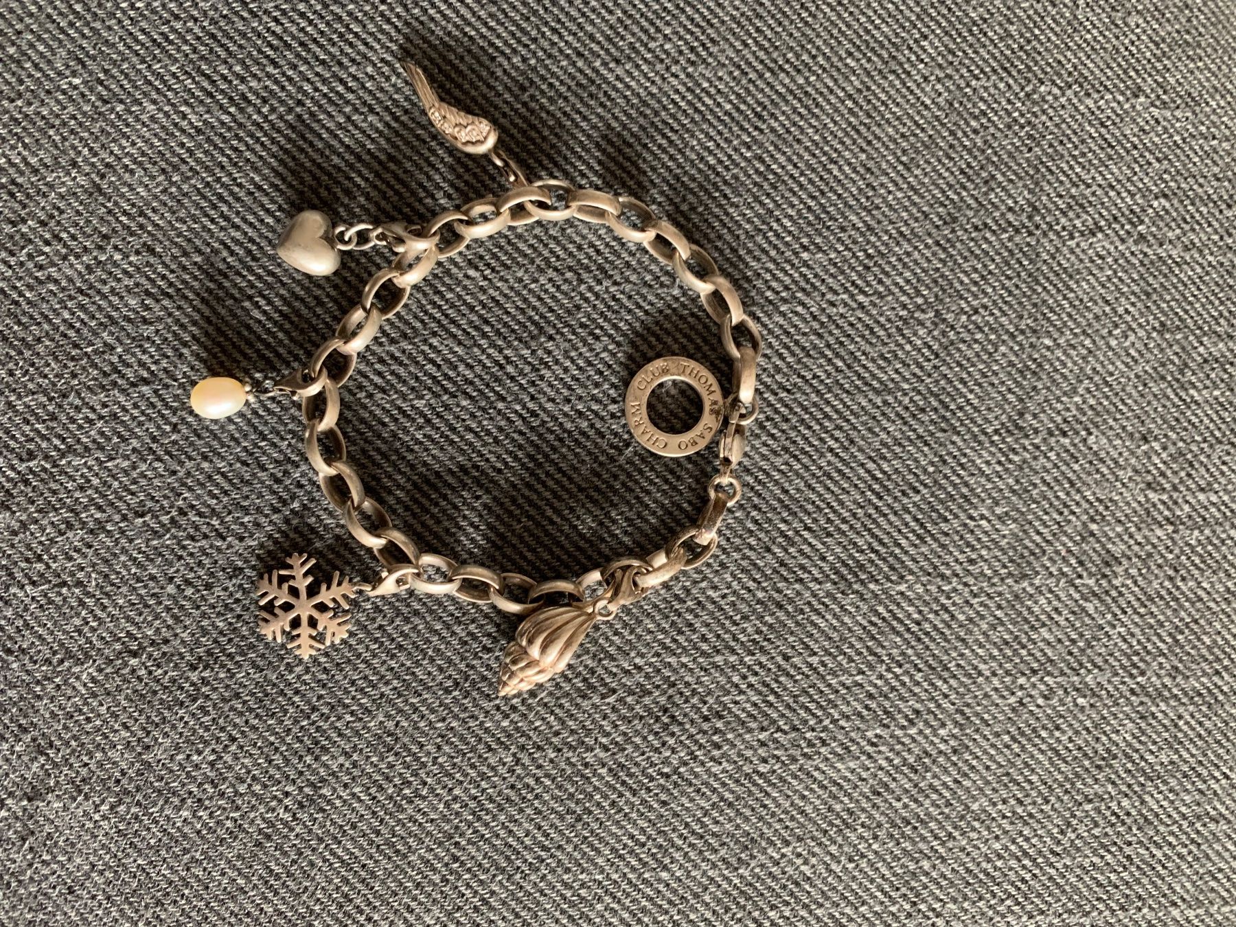Thomas Sabo Armbänder & -reifen: Thomas Sabo Charm Armband mit Anhänger – Gebraucht aus Zollikofen von Sommer123