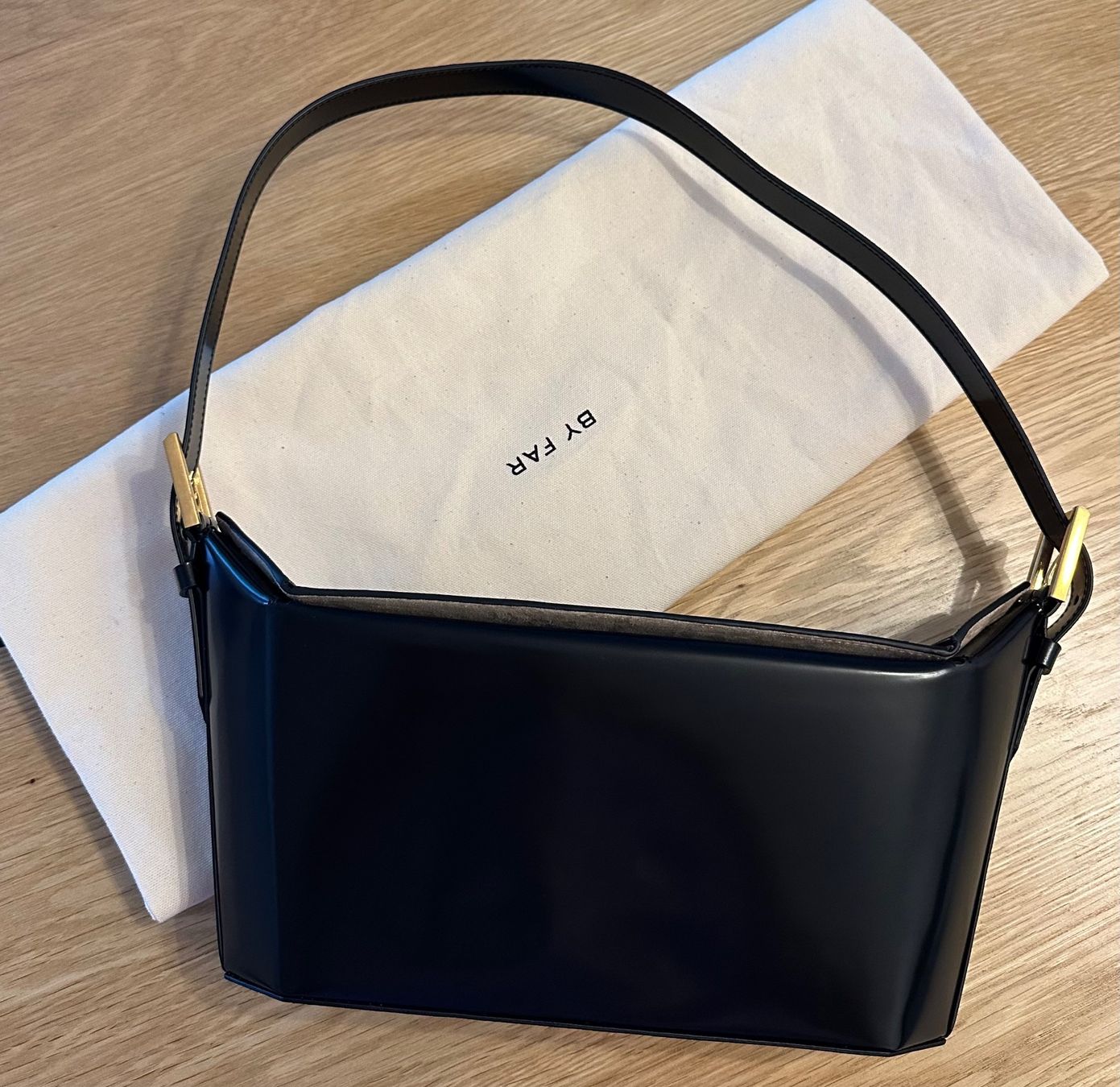 Borse da donna: BY FAR CELESTE Schultertasche aus Leder Damen – Nuovo e nell'imballaggio originale da Zürich venduto da kuz_9ghl