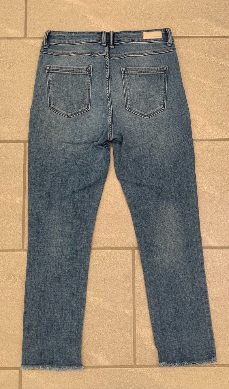 C&A Jeans: C&A Yessica Crop Jeans Gr. 36 – Usato da Biberen venduto da Badakab 2