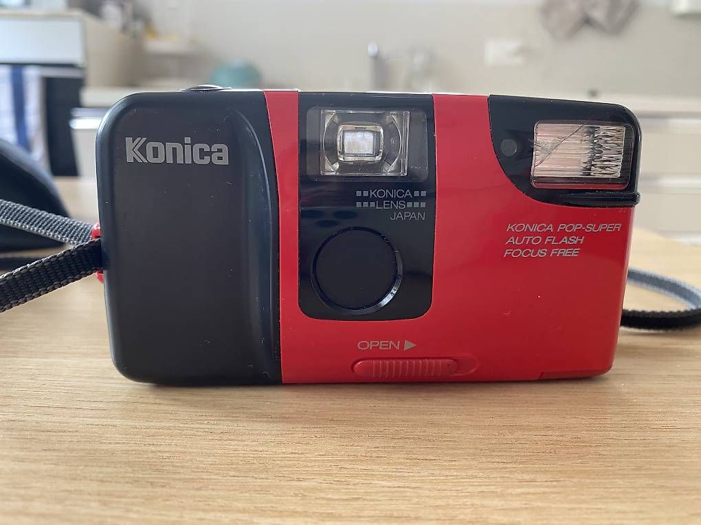 Fotocamera: Macchina fotografica  – Usato da Cureglia venduto da Alevintage74