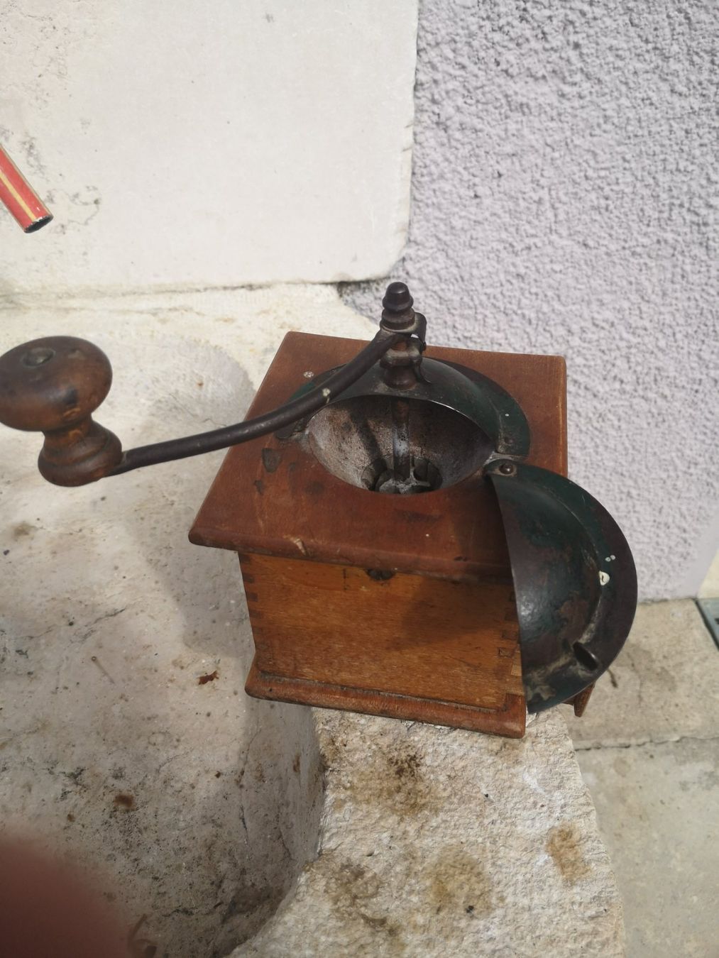 Machines à café & Machines à expresso: ancien moulin à café – D'occasion à Boudry par Philippe5161 1