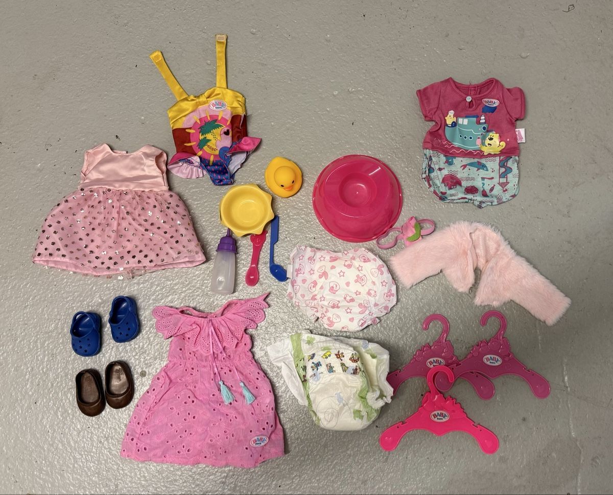 Carrozzine per bambole: Doll stroller + doll and accessories – Usato da Kloten venduto da wer_26t5 6