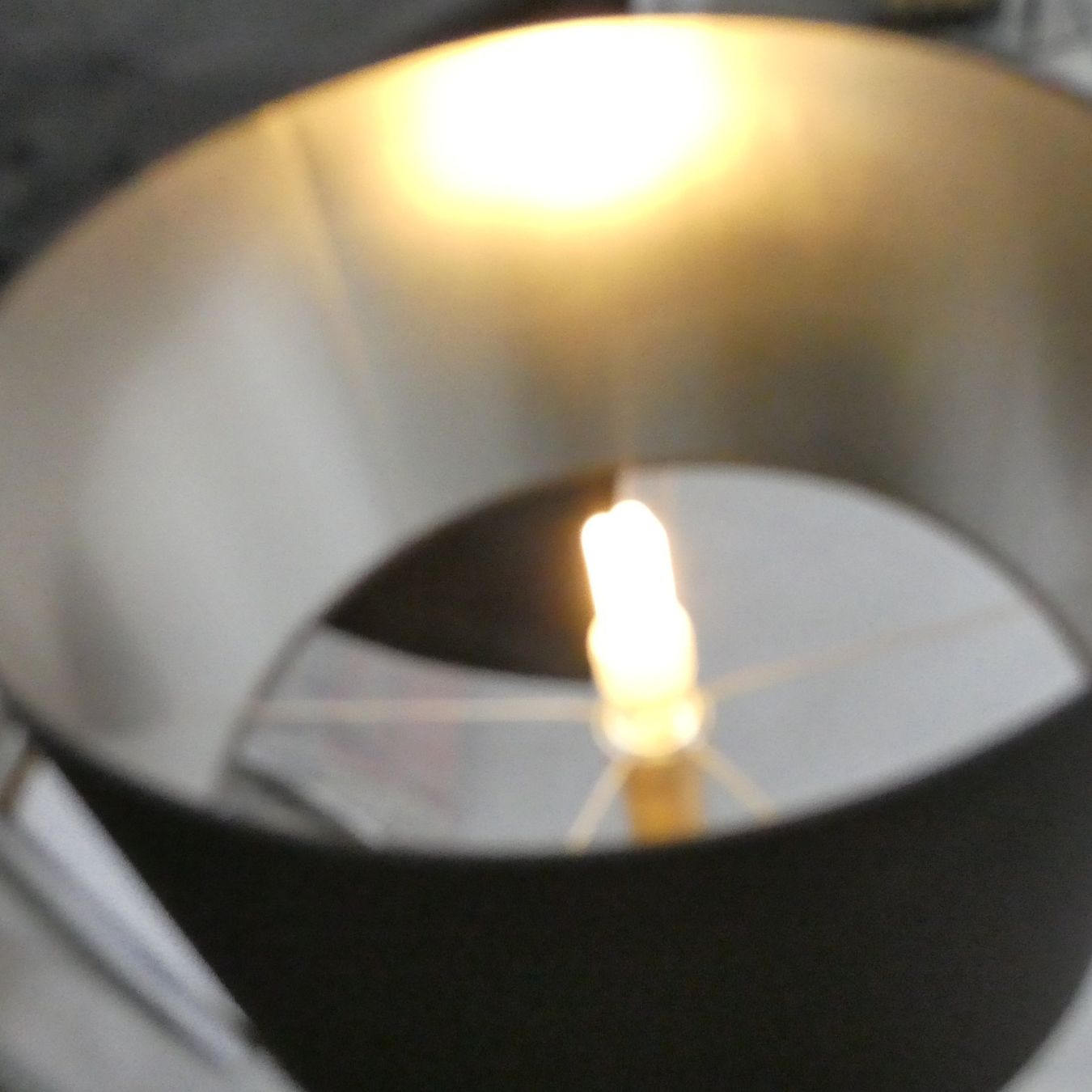 Lampes: Stylische Tripod Stehlampe E27 – D'occasion à Volketswil par brockipfannenstil 6