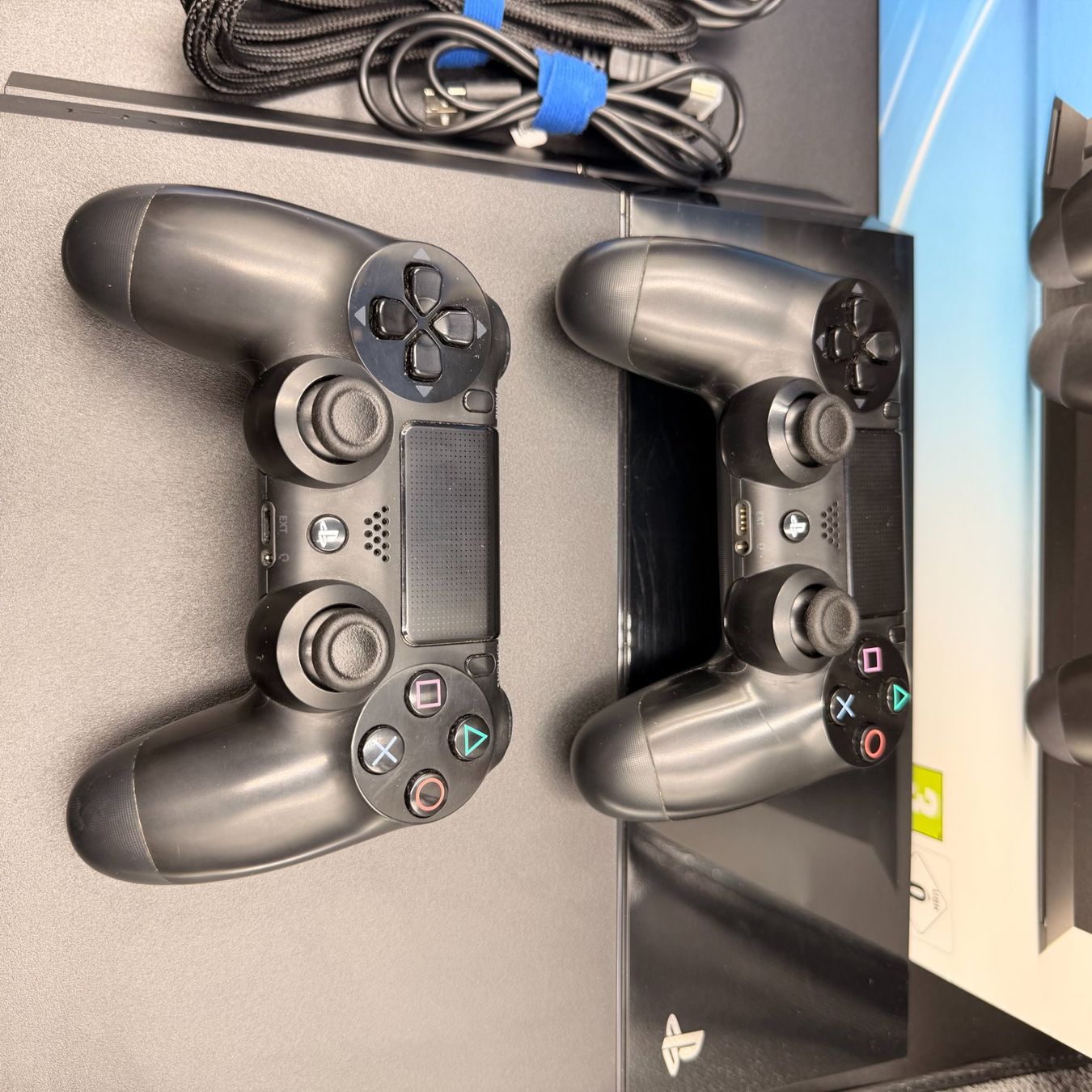 Sony Console: Sony PlayStation 4 Konsole schwarz Version: 8.00 – Usato da Düdingen venduto da Nerdworld 8