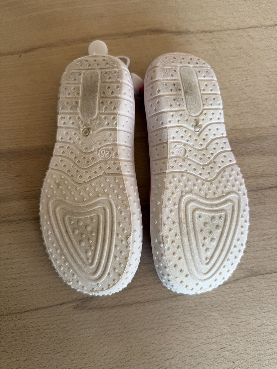 Scarpe per ragazze: BadeSchuhe Gr 26  – Usato da Zeiningen venduto da nic_2rmd 1