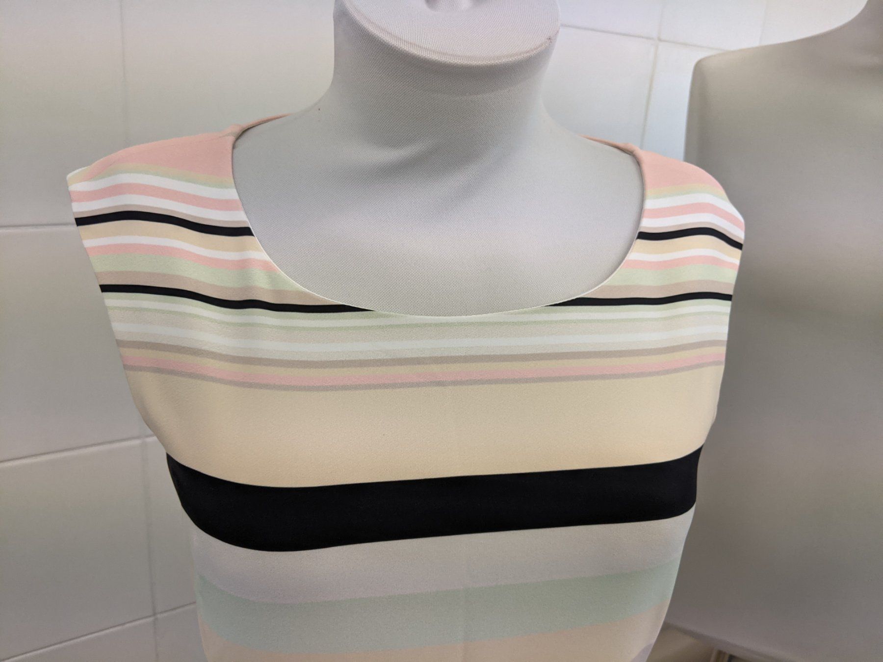Vestiti: Damenkleid GR 36 – Nuovo (secondo la descrizione) da Langnau am Albis venduto da Judithsebi 2