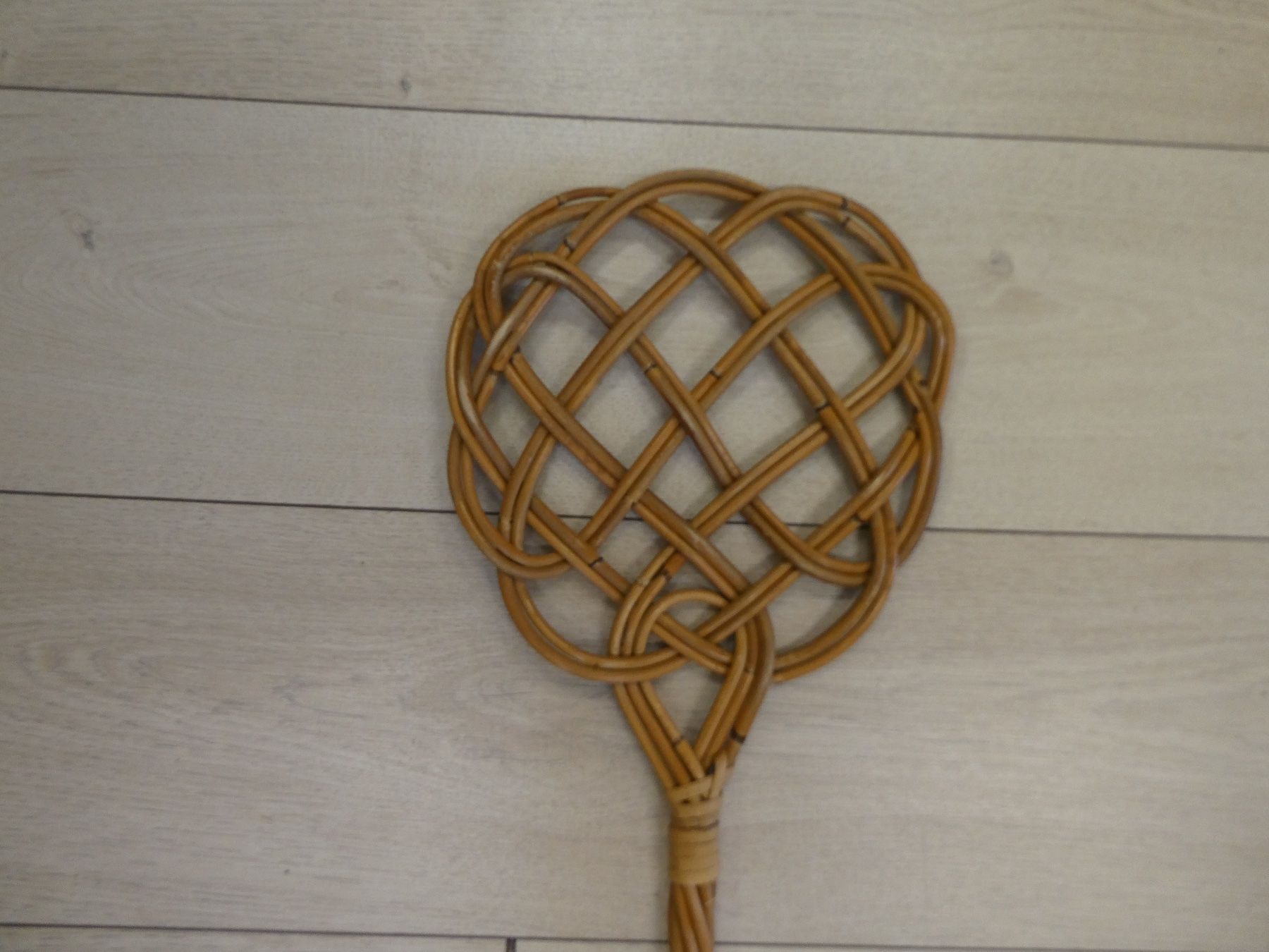 Tutti gli attrezzi: Teppichklopfer antik Vintage Nr. I – Usato da Rafz venduto da Powacaddy 2