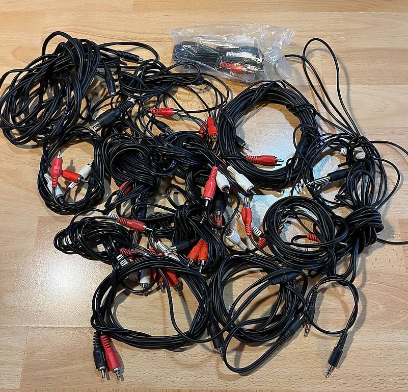 Cavi: Verschiedene RC / Cinch Kabel – Usato da Zürich venduto da Ciccione88