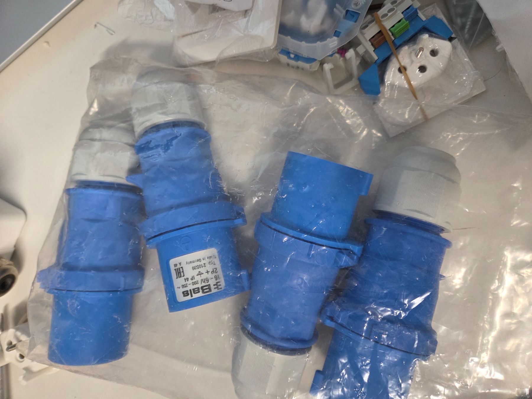 Spine: Bals Stecker CEE PCE 16a 3p 230v Quick Connect – Nuovo e nell'imballaggio originale da Zürich venduto da Alibaba1234 5