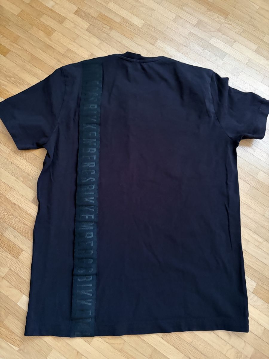 Bikkembergs T-shirt: Bikkembergs T-Shirt Schwarz Grösse S – Usato da Ittigen venduto da mrv_jjl9 1