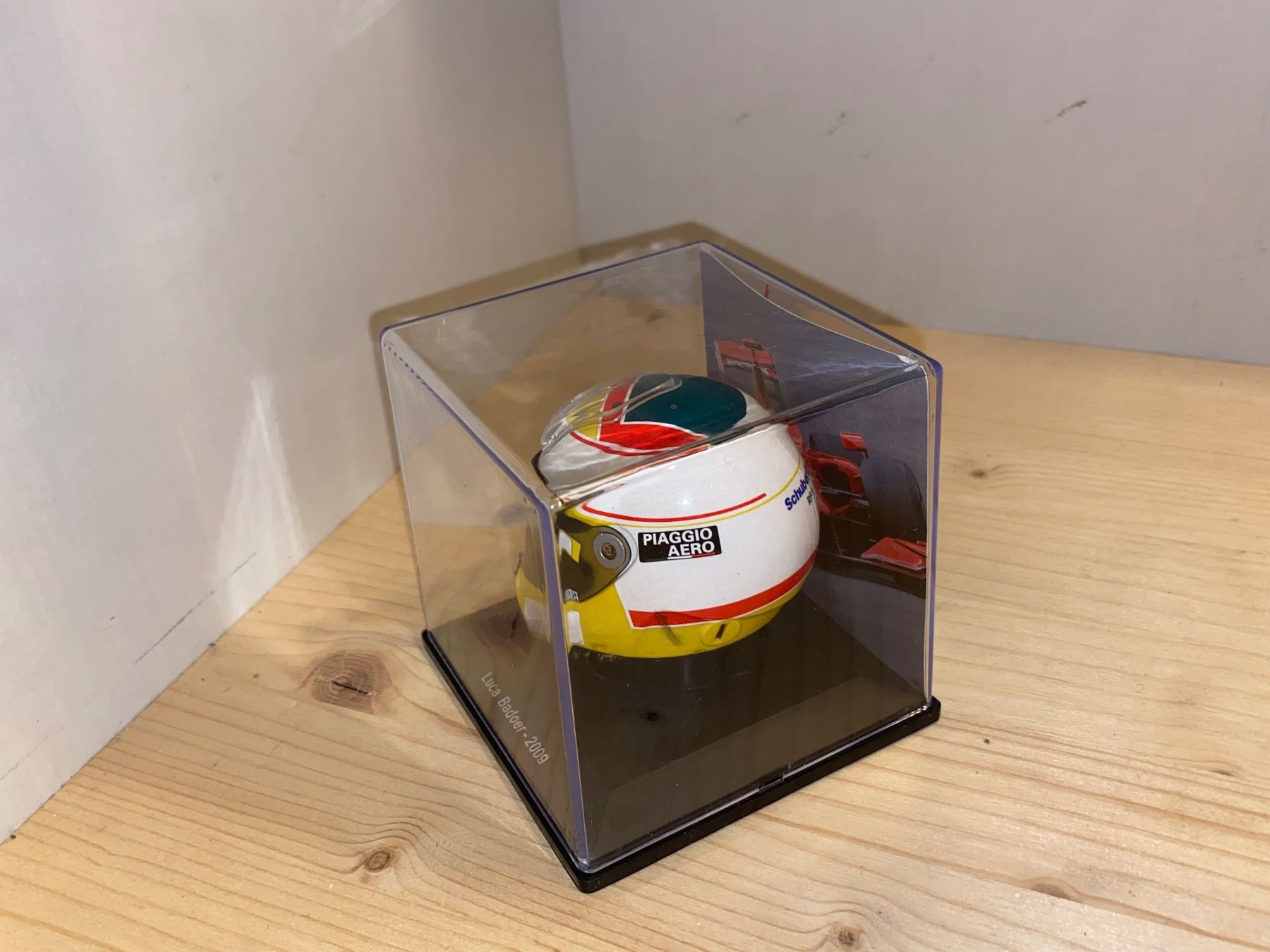 Ferrari Modellini d'auto: Ferrari Helm 1/5 Luca Badoer 2009 – Nuovo (secondo la descrizione) da Wohlen AG venduto da PrivatSammlung 3