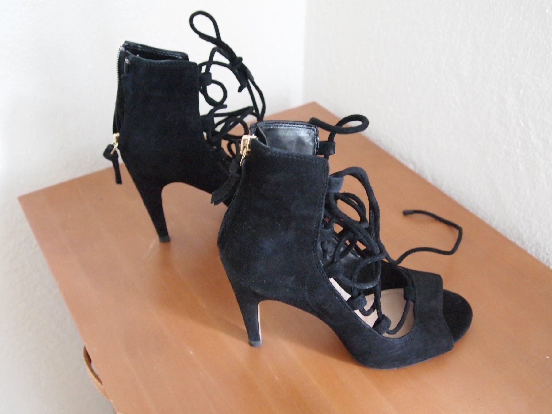 Scarpe da donna: French Connection Wildleder Boots – Usato da Volketswil venduto da ald_2x9b 2