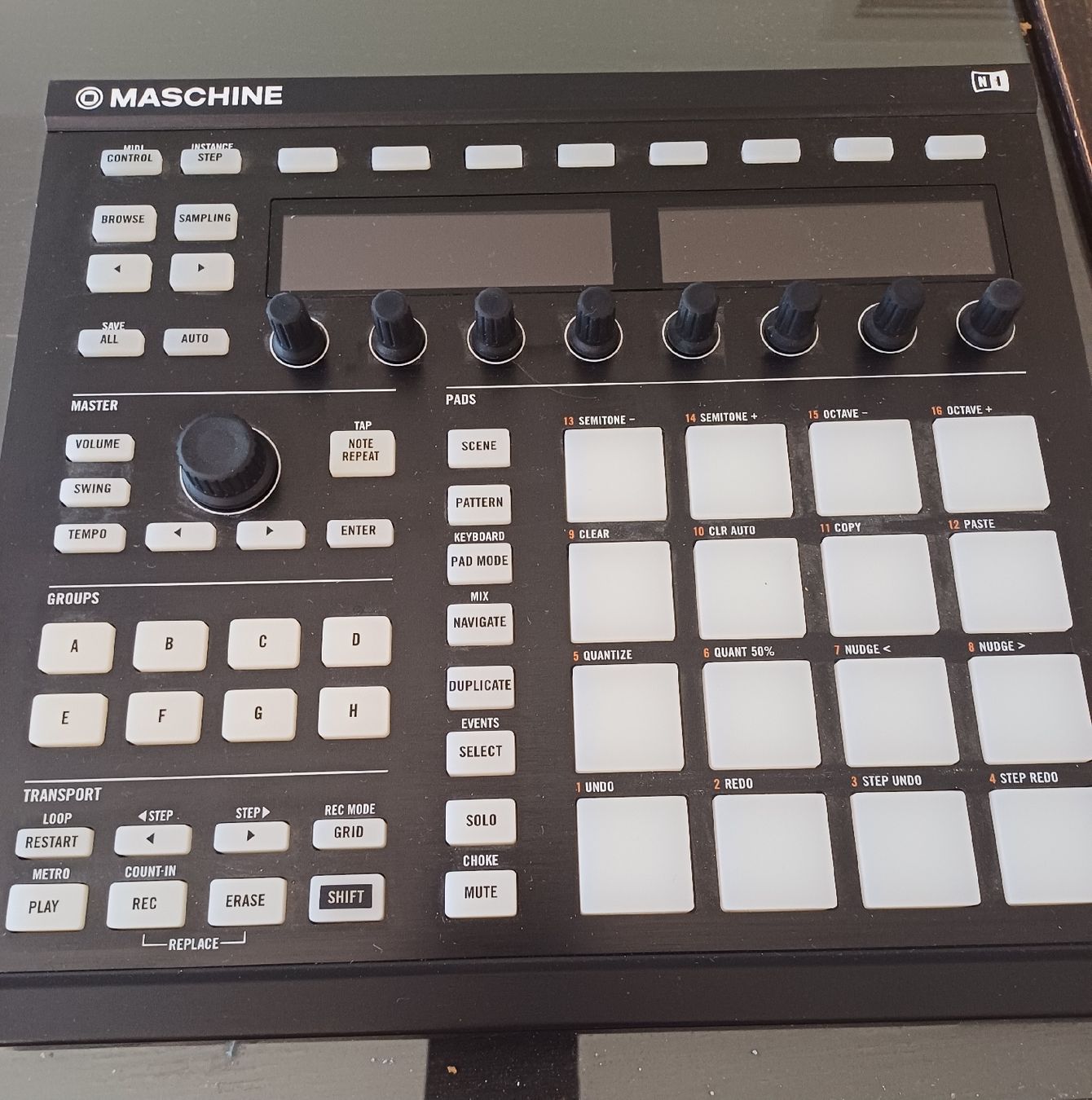 Musikinstrumente: Native Instrument Machine MK2 – Gebraucht aus Winterthur von