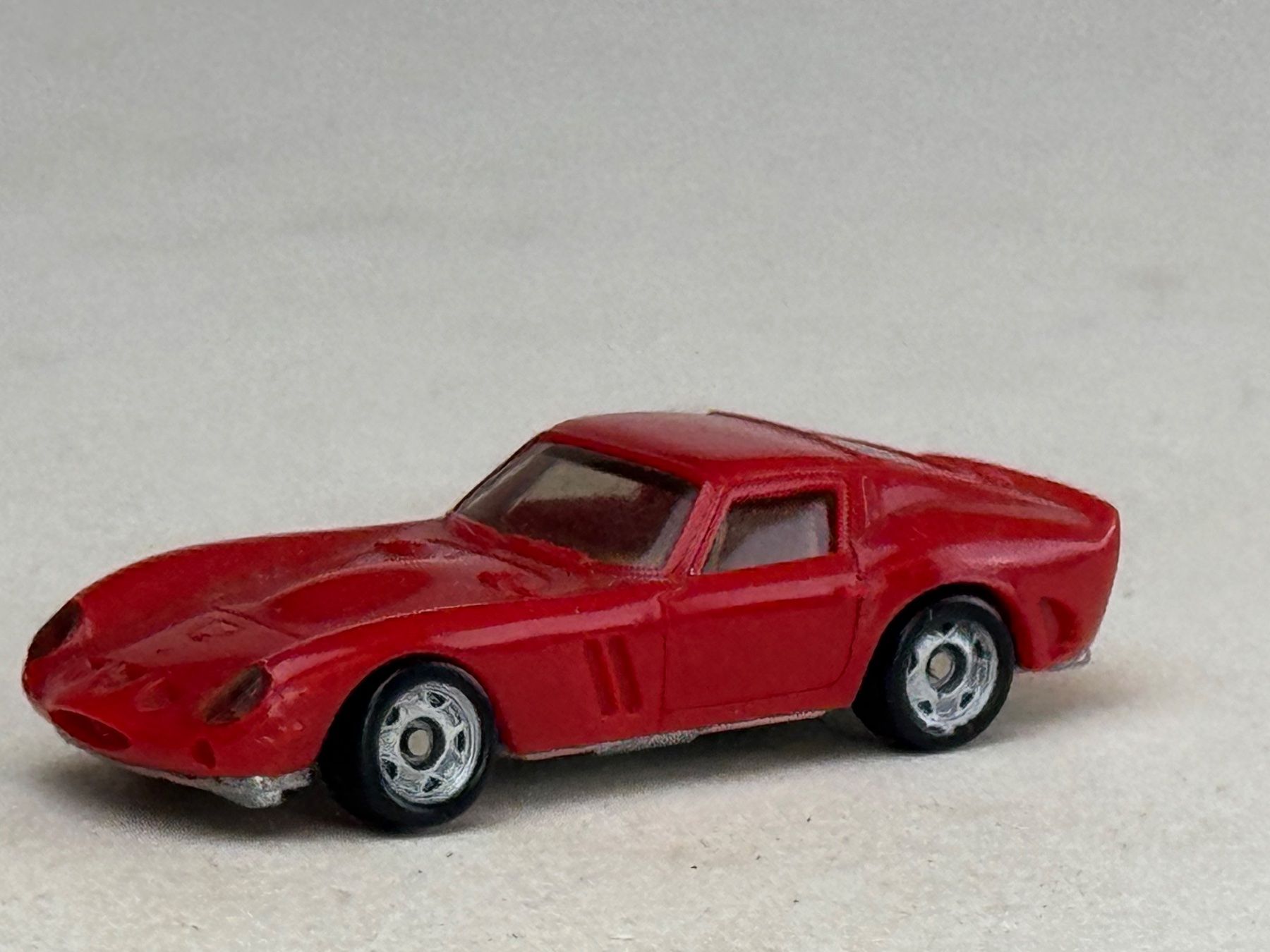 Jaguar Modellini d'auto: VE1- Monogram Ferrari rot – Usato da Elm venduto da Wikmtz
