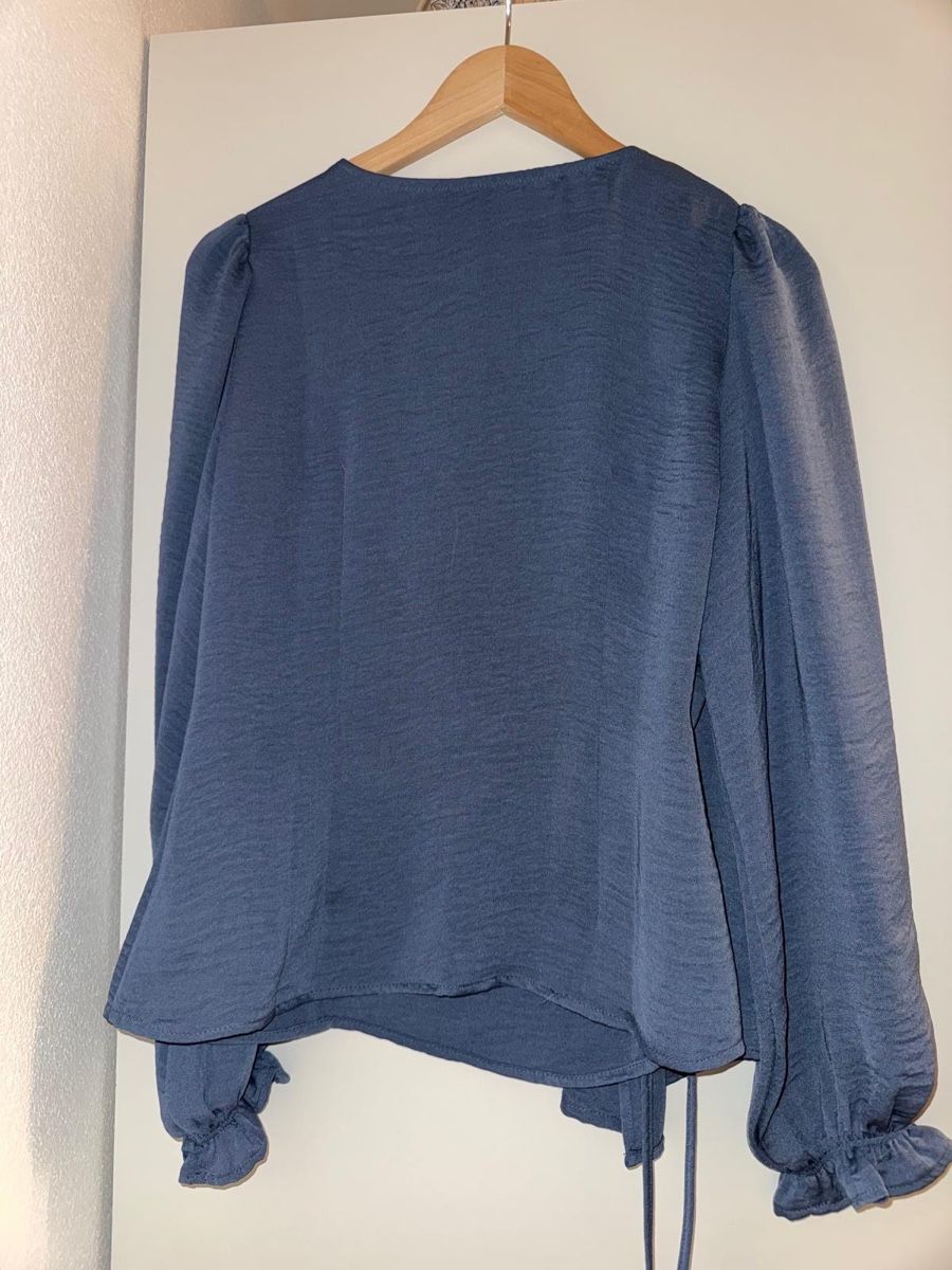 Blusen: Elegante bluse zum schnüren – Gebraucht aus Zofingen von ismail01a 2