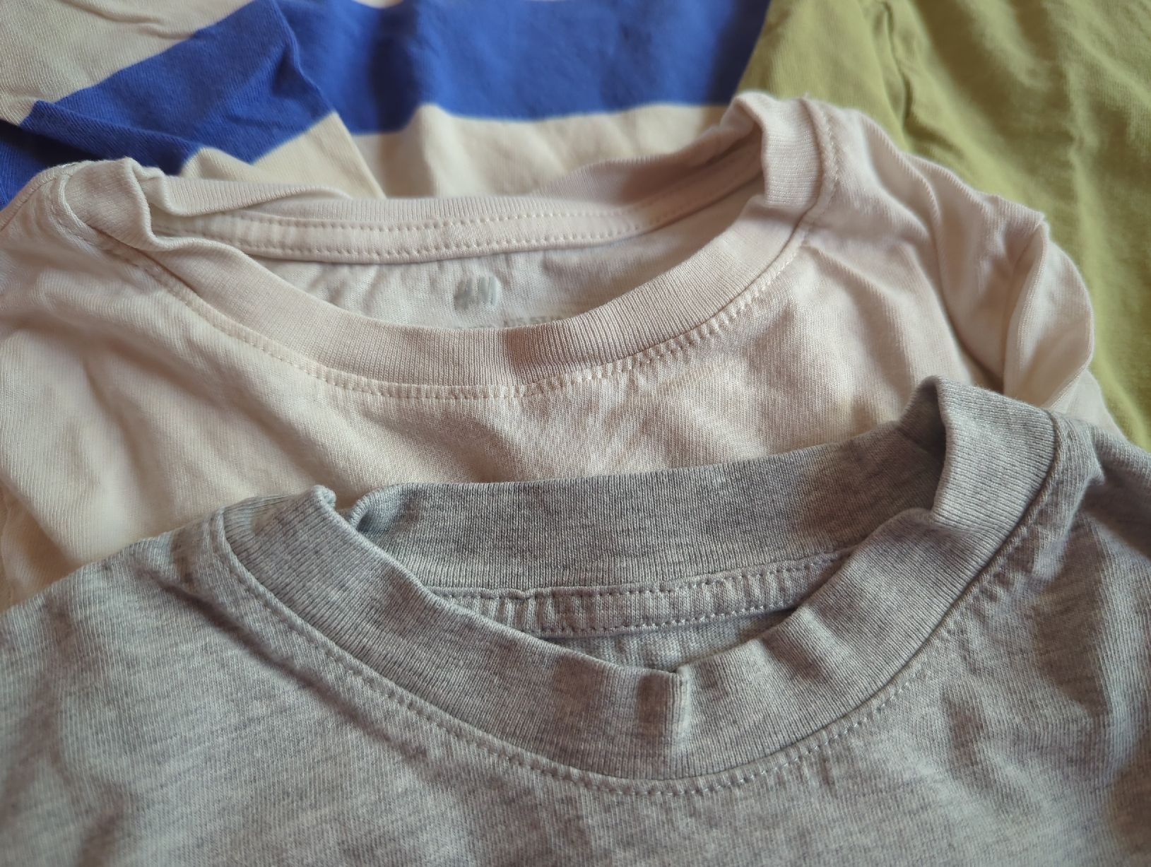H&M Lotti & Set di vestiti: H&M Langarmshirt Gr. 110/116 – Usato da Eglisau venduto da raf_hn2x 2
