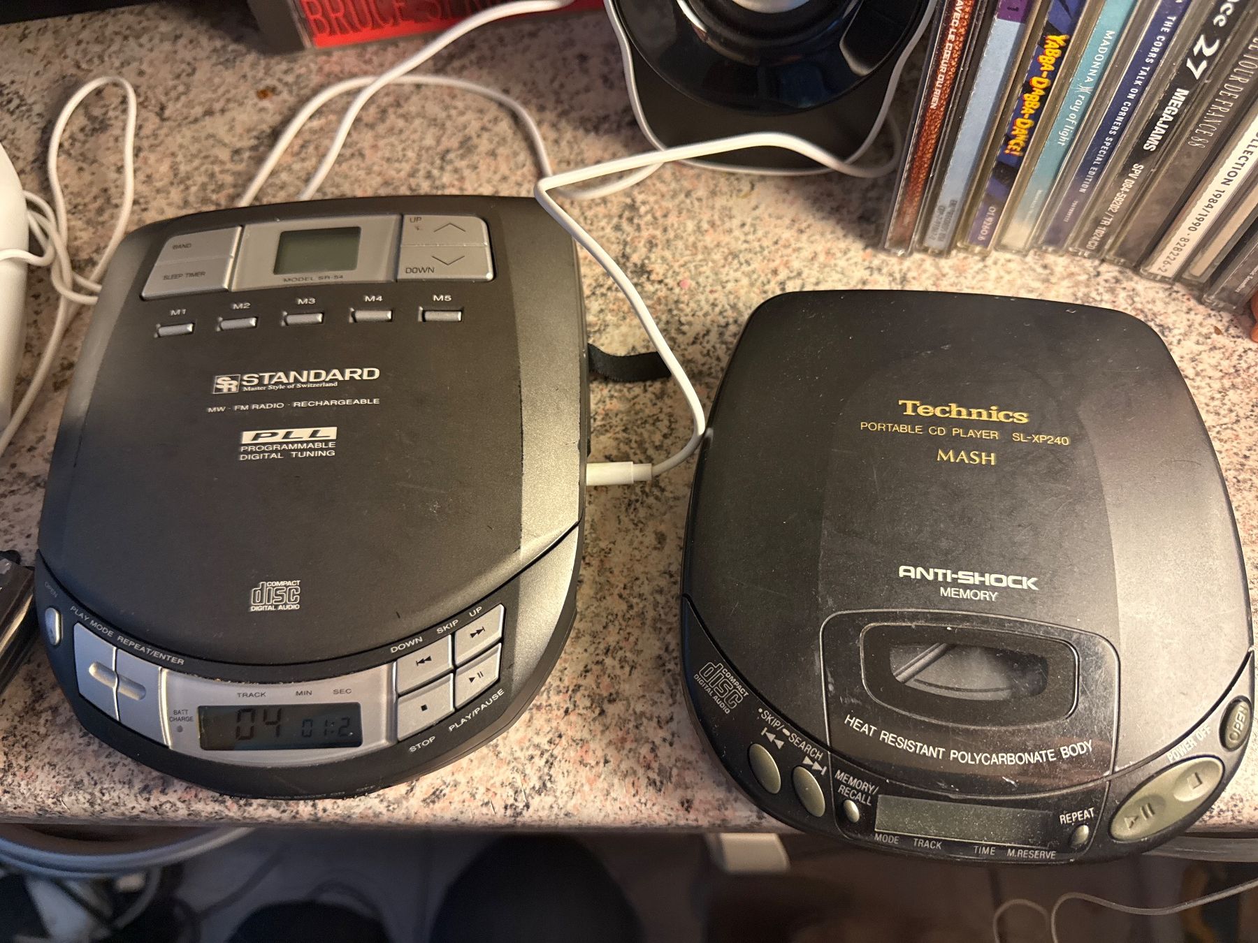 Lettore multimediale portatile: Lecteur CD portable Standard et autres – Usato da St imier venduto da sav_bjf9 4
