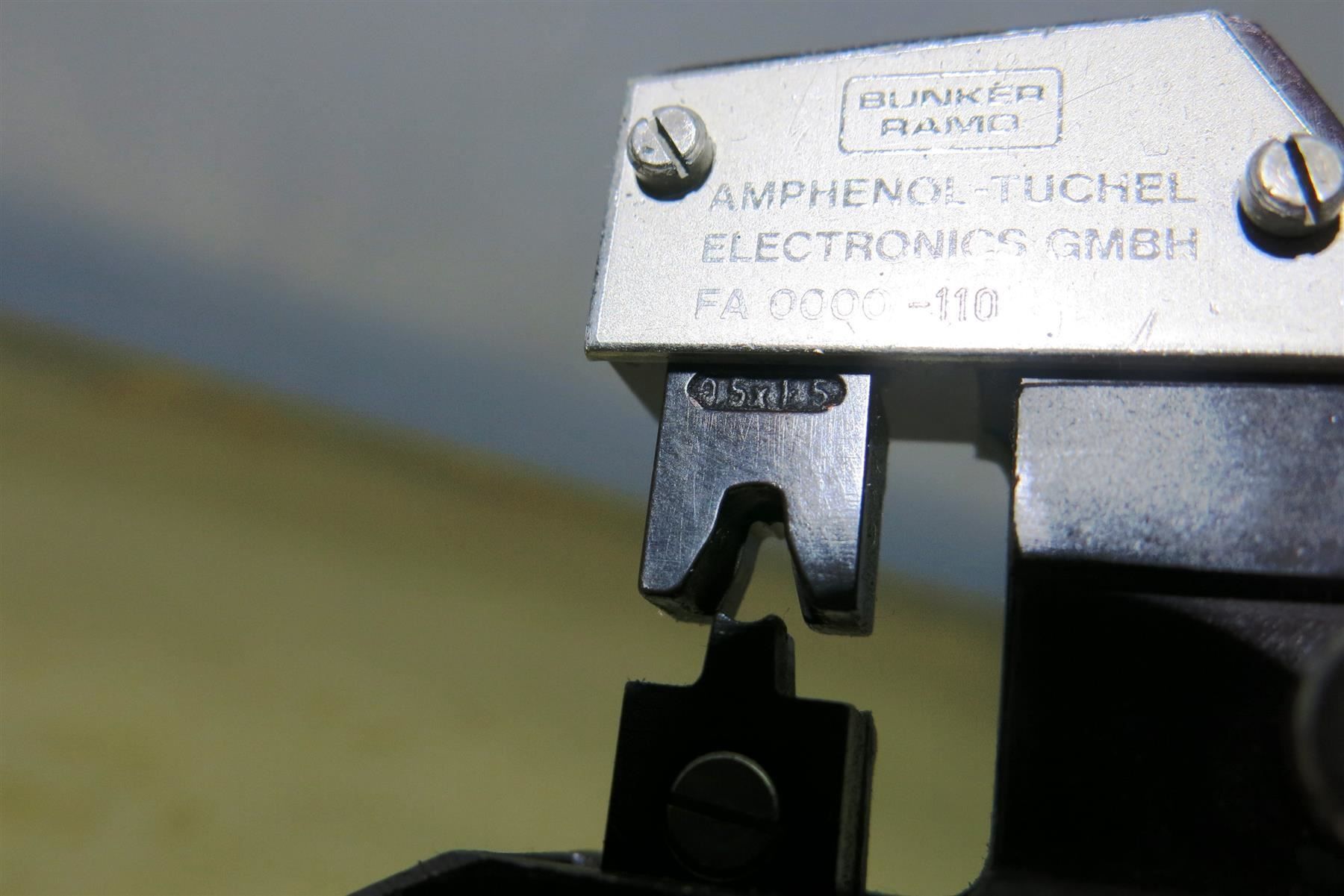 Tutti gli attrezzi: Crimpzange Amphenol FA 0000 - 110 – Usato da Laufenburg venduto da Sirluger 5