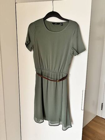 Kleid Vero Moda, helles olivgrün, Gr.M, Gürtel