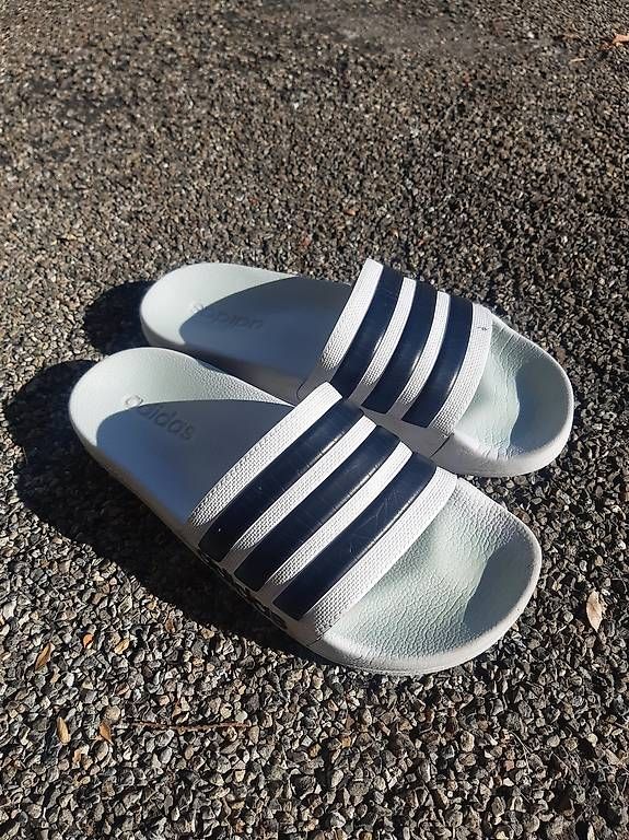 Scarpe da uomo: Adidas Gr 40 1/2 – Nuovo e nell'imballaggio originale da Zürich venduto da vladm