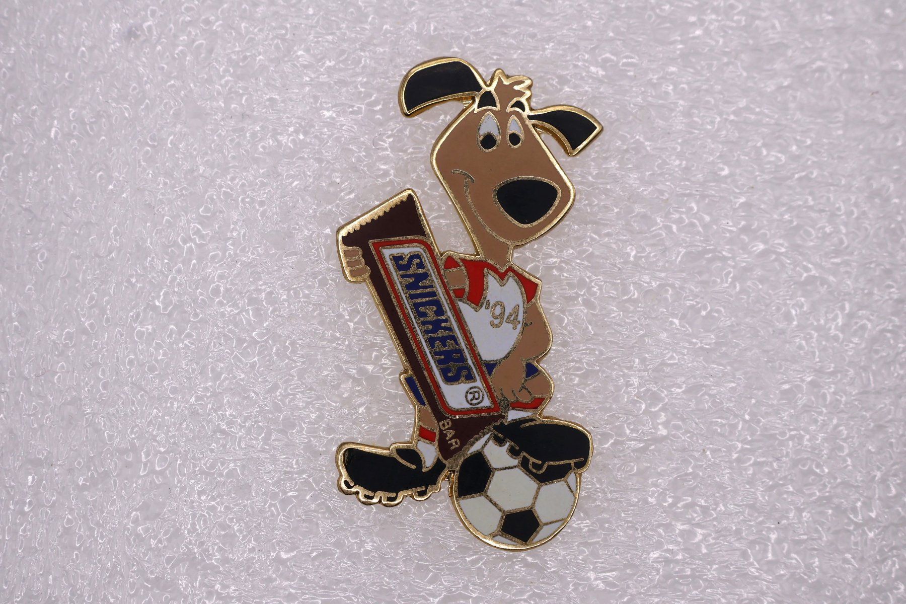 Placchette & Badge: SNICKERS  Maskottchen WM '94 – Usato da Winterthur venduto da Sammleroase