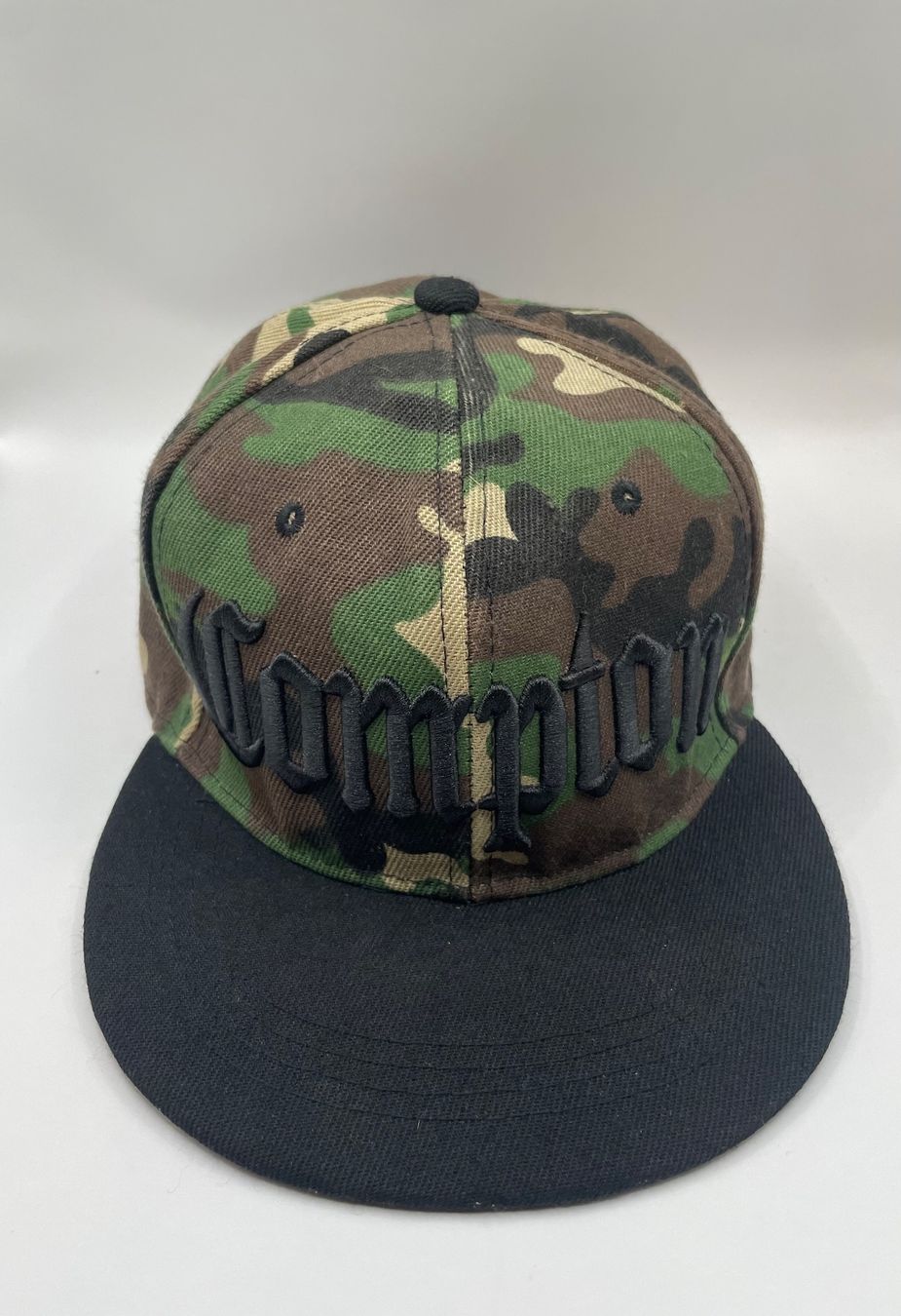 Lotti di vestiti: 1X Compton Cap 1X Graffiti Baseball cap , Camouflage Muster. – Usato da Bubikon venduto da SwissSecondLife 1