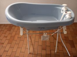 Baby Badewanne mit Gestell und Zubehör Top Zustand!
