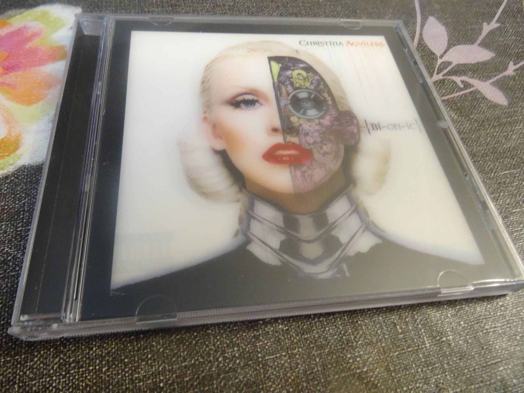 CD: Christina Aguilera - Bi-on-ic CD – Usato da Olten venduto da Disc-Ausverkauf