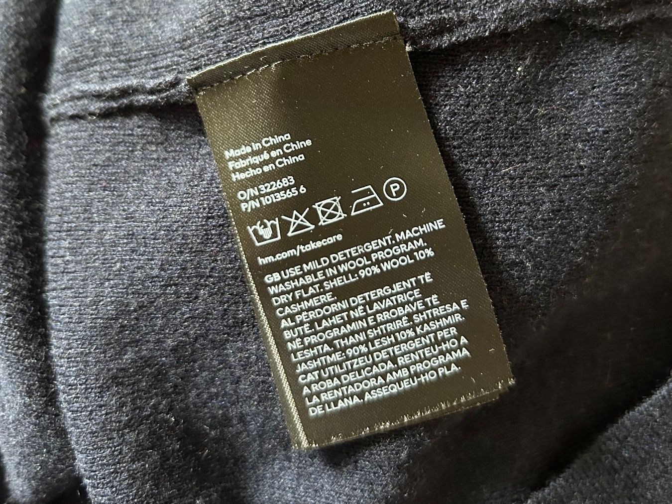 H&M Pulls & Sweat-shirts: H&M Pullover aus Wolle und Kaschmir – D'occasion à St. Gallen par look-twice 4