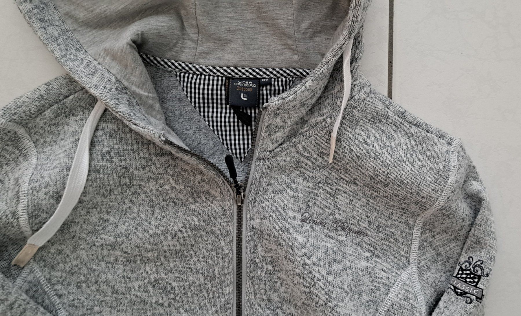 Jacken: Strickjacke grau Gr. – Gebraucht aus Küssnacht am Rigi von AutoVilla 1