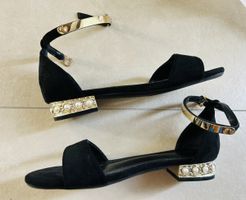 Sandales noires décorées perles