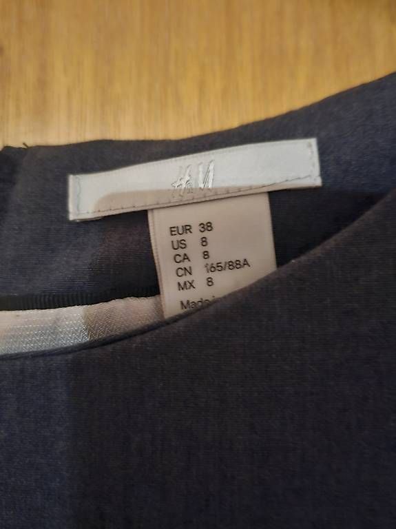 Kleider: Businesskleid grau Gr 38 H&M – Gebraucht aus Uzwil von sousse73 1
