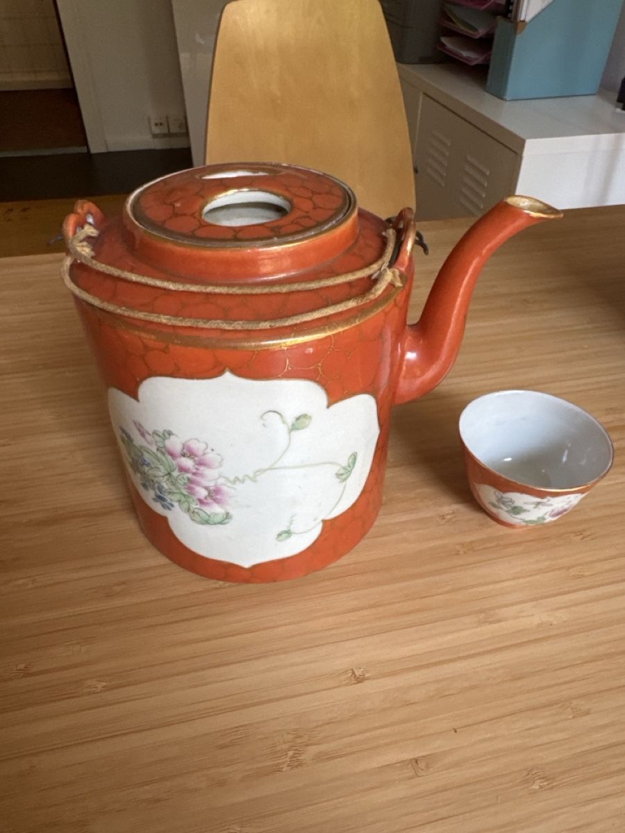 Services de table: Teekanne mit Tasse und Korb – D'occasion à bern par Annecathe1 2