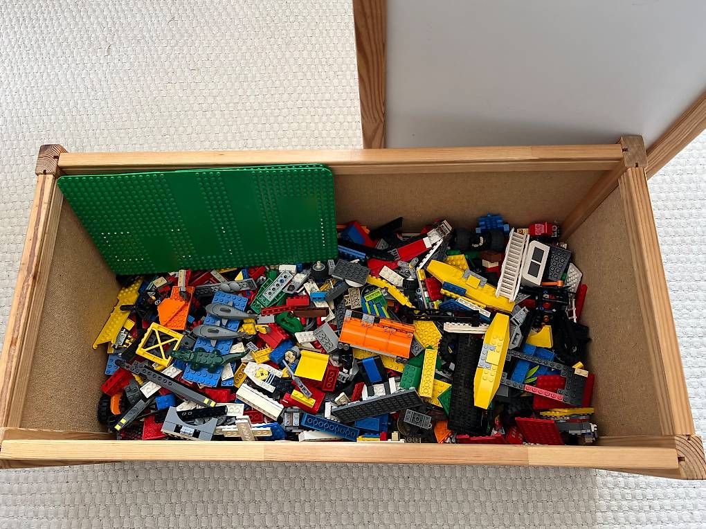 Spielzeuge: Riesen LEGO Kiste – Gebraucht aus Kilchberg ZH von bin_sq5j 1