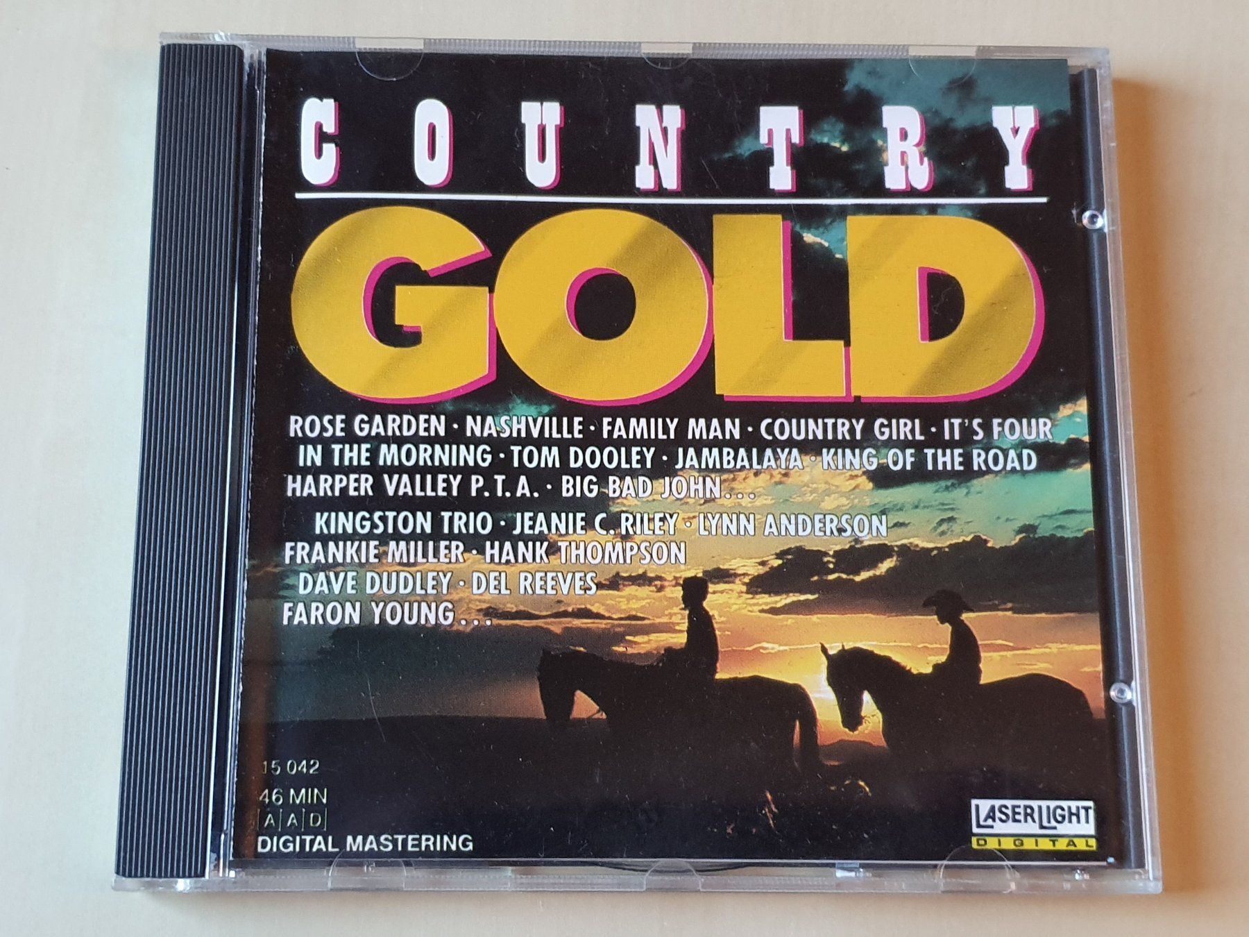 CD: Country Gold – Usato da Stansstad venduto da collectorsshop