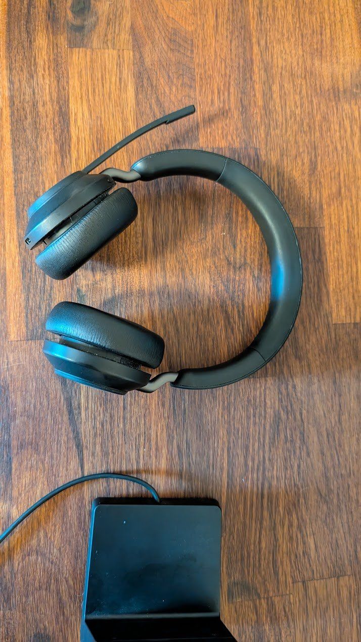 Jabra Kopfhörer: Headset Jabra Evolve2 65 MS mit Ladestation – Gebraucht aus Hunzenschwil von Superhe 1