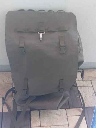 Schweizer Armeerucksack original Armee oliv gebraucht.