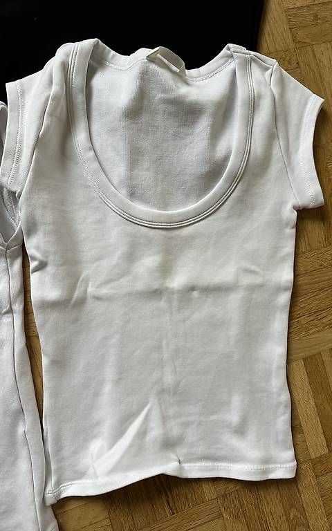 T-Shirts: 4 Basic Zara T-Shirts Gr. M – Gebraucht aus Stäfa von DearDarling 2