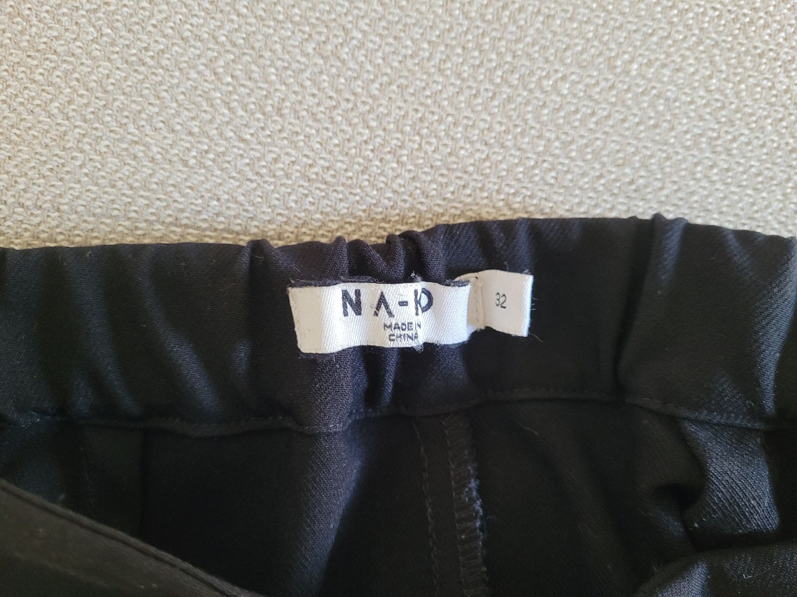 Na-kd Pantaloni: NA-KD Hose, Grösse 32, Schwarz – Usato da Zürich venduto da cas_h8ty 3