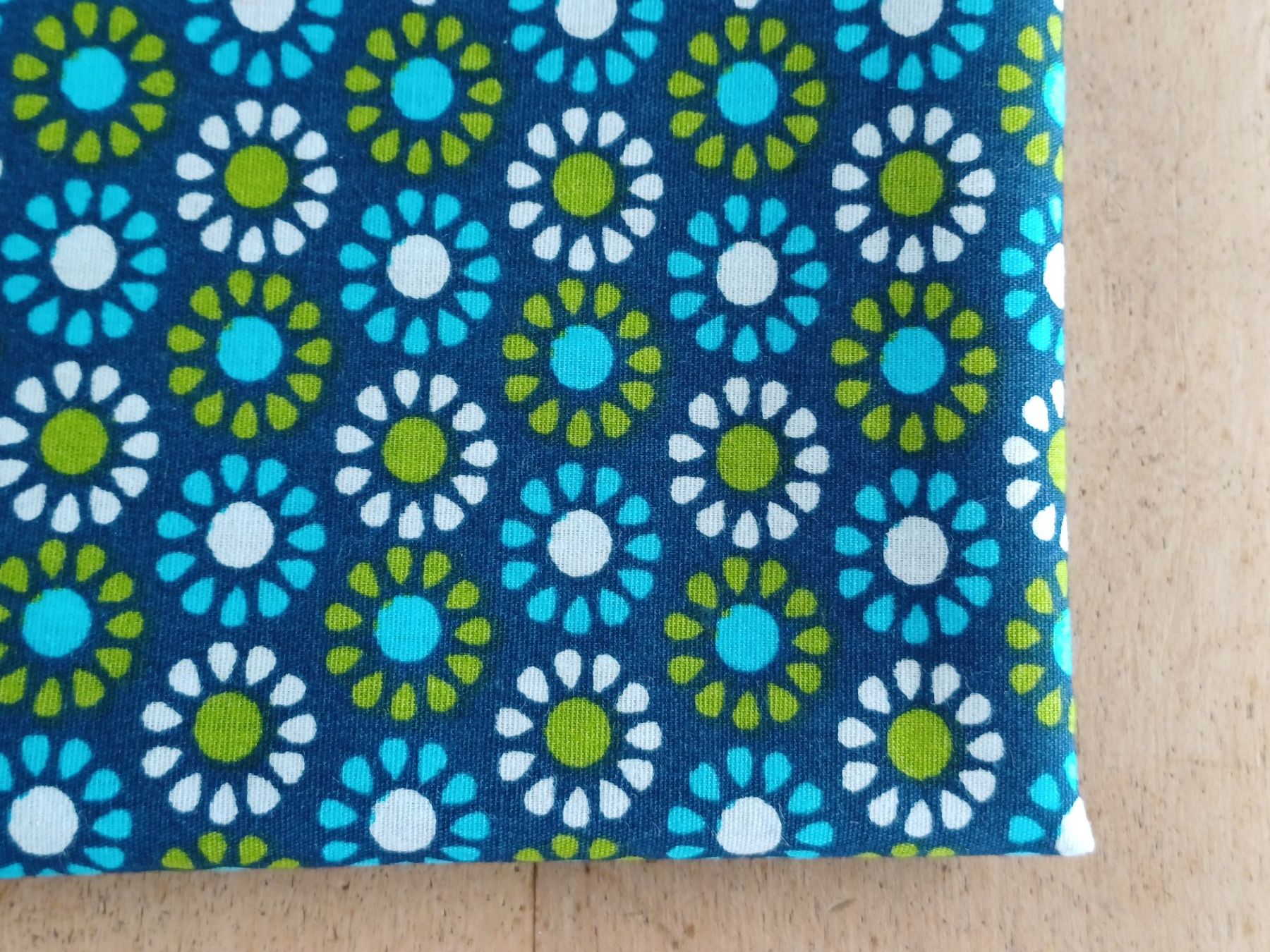 Tessuti: Stoff Baumwolle  50 x 129 cm Blumen – Nuovo (secondo la descrizione) da Elgg venduto da Flurinal