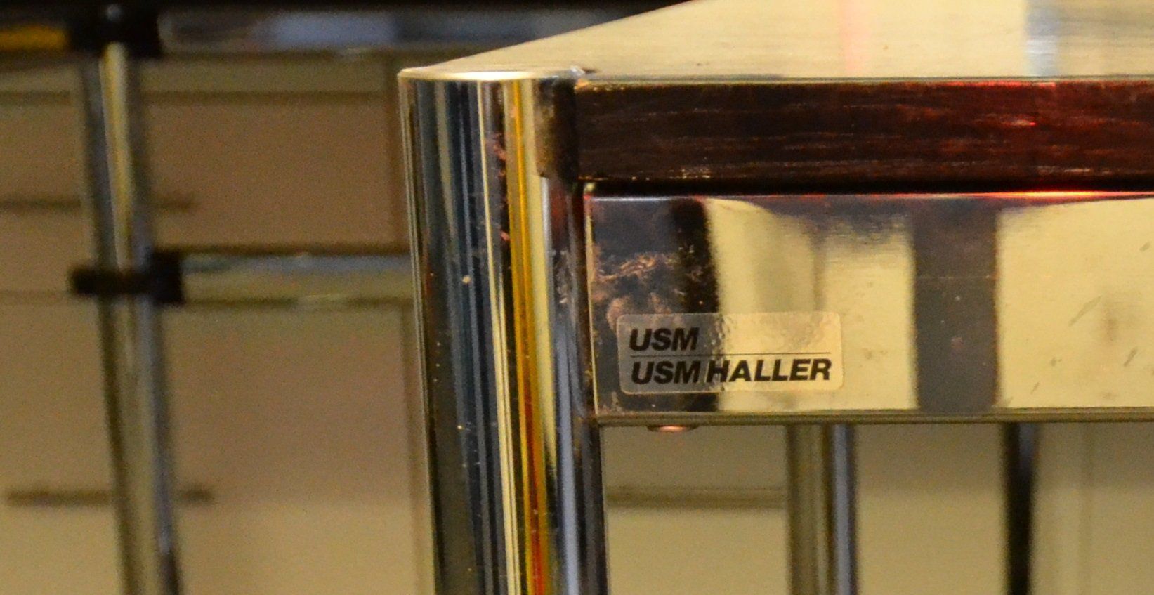 USM Tavoli: der Klassiker: USM Haller Schreibtisch – Usato da Zollikon venduto da Vivibeni