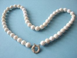 Sehr schönes  weisser Achat Collier Edelsteinkette 65 cm