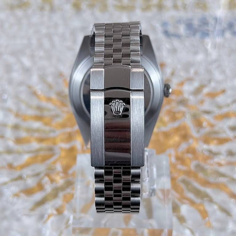 Montres: Rolex Datejust 41mm 126334 – D'occasion à Genève par minty.watches 7