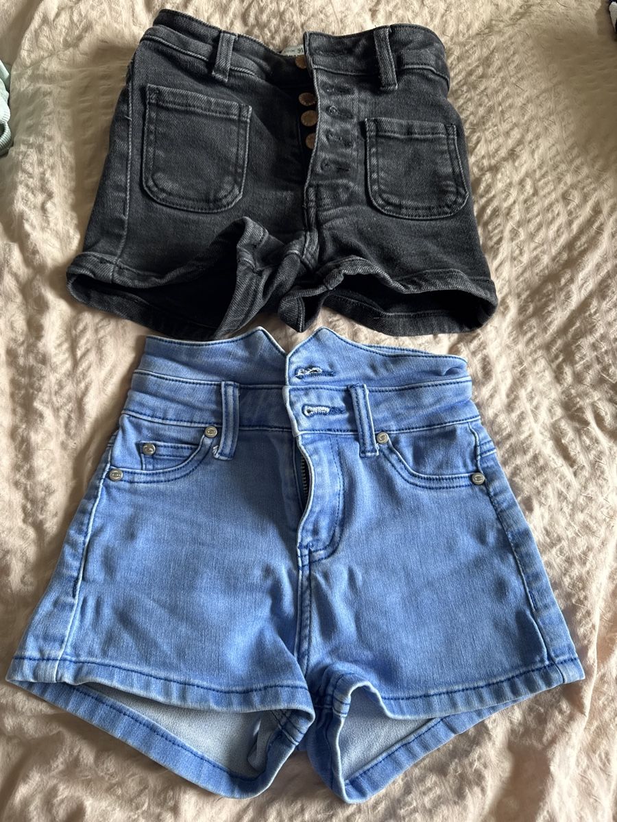 Pantaloni: 2 coole Mädchen Shorts – Usato da Hägendorf venduto da laumatt