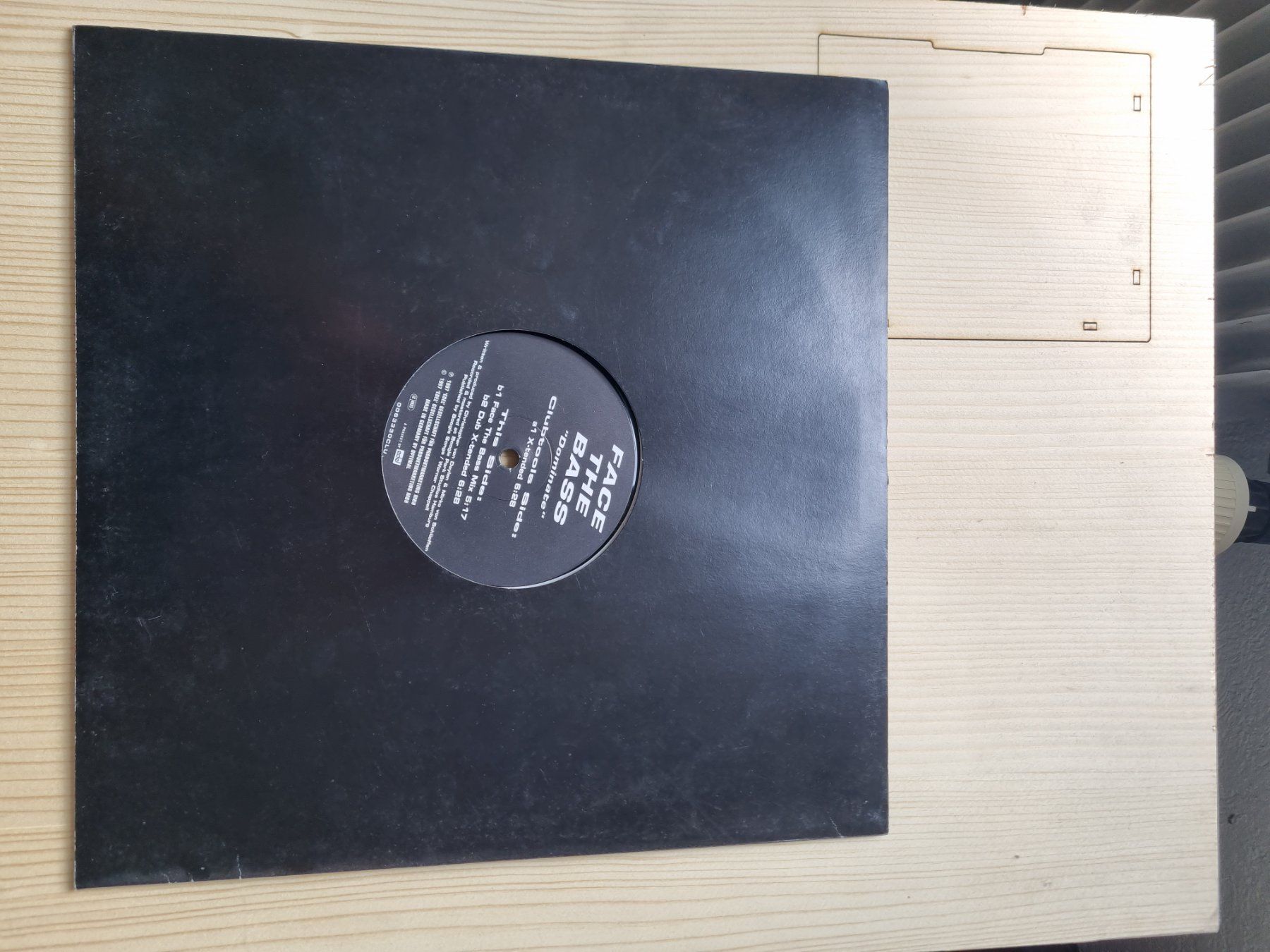Dischi in vinile: Face the Bass / Dub X-trendet – Usato da Gelterkinden venduto da Fruchtizwerg